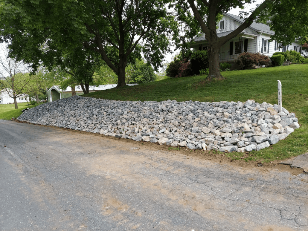 light rocks as feature in yard